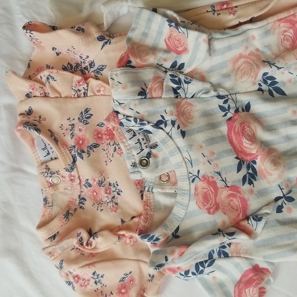 Baby onesies bundle - Picture 3 of 3